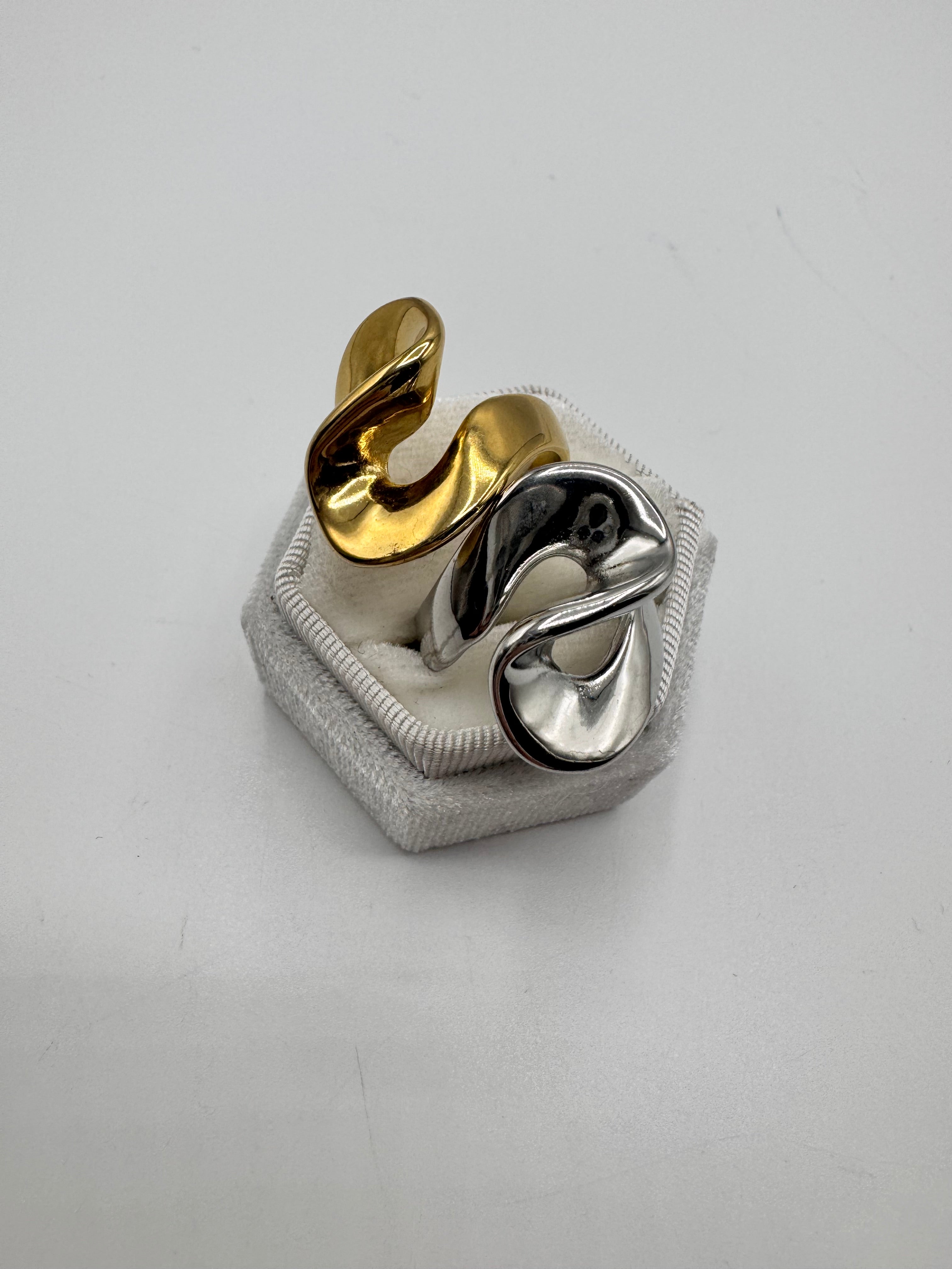 Anello Shari