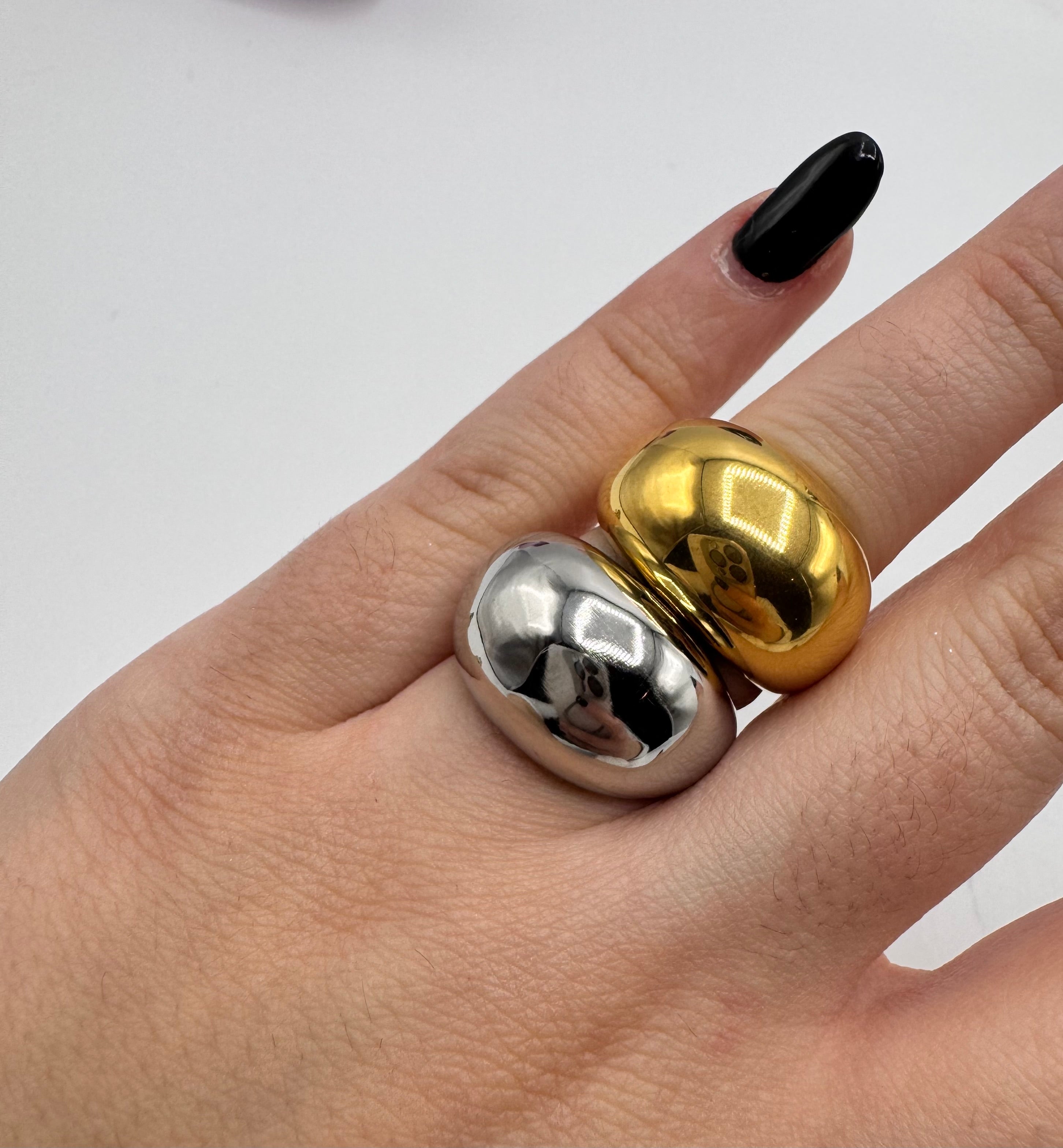 Anello Noela