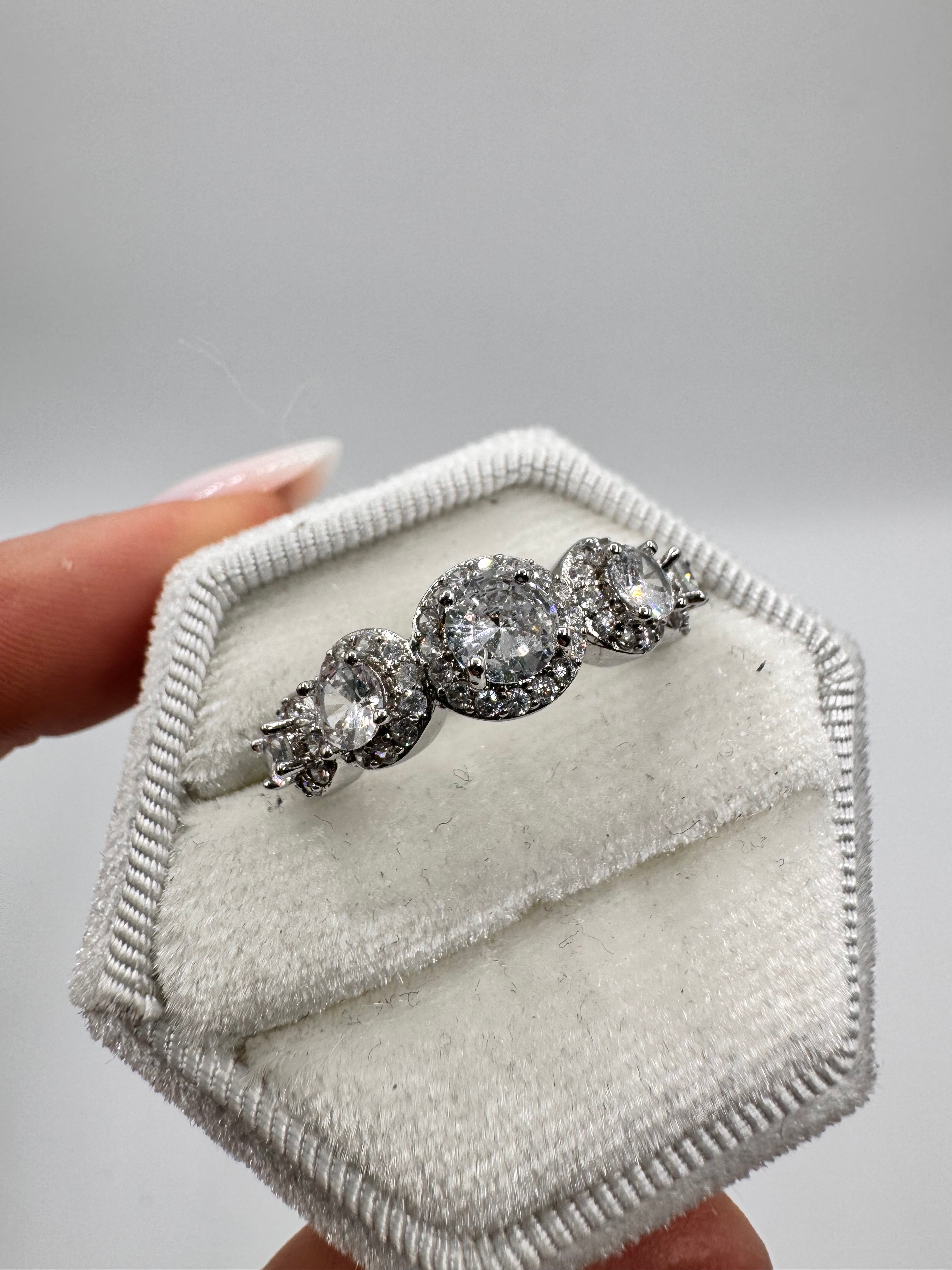 Anello Loren