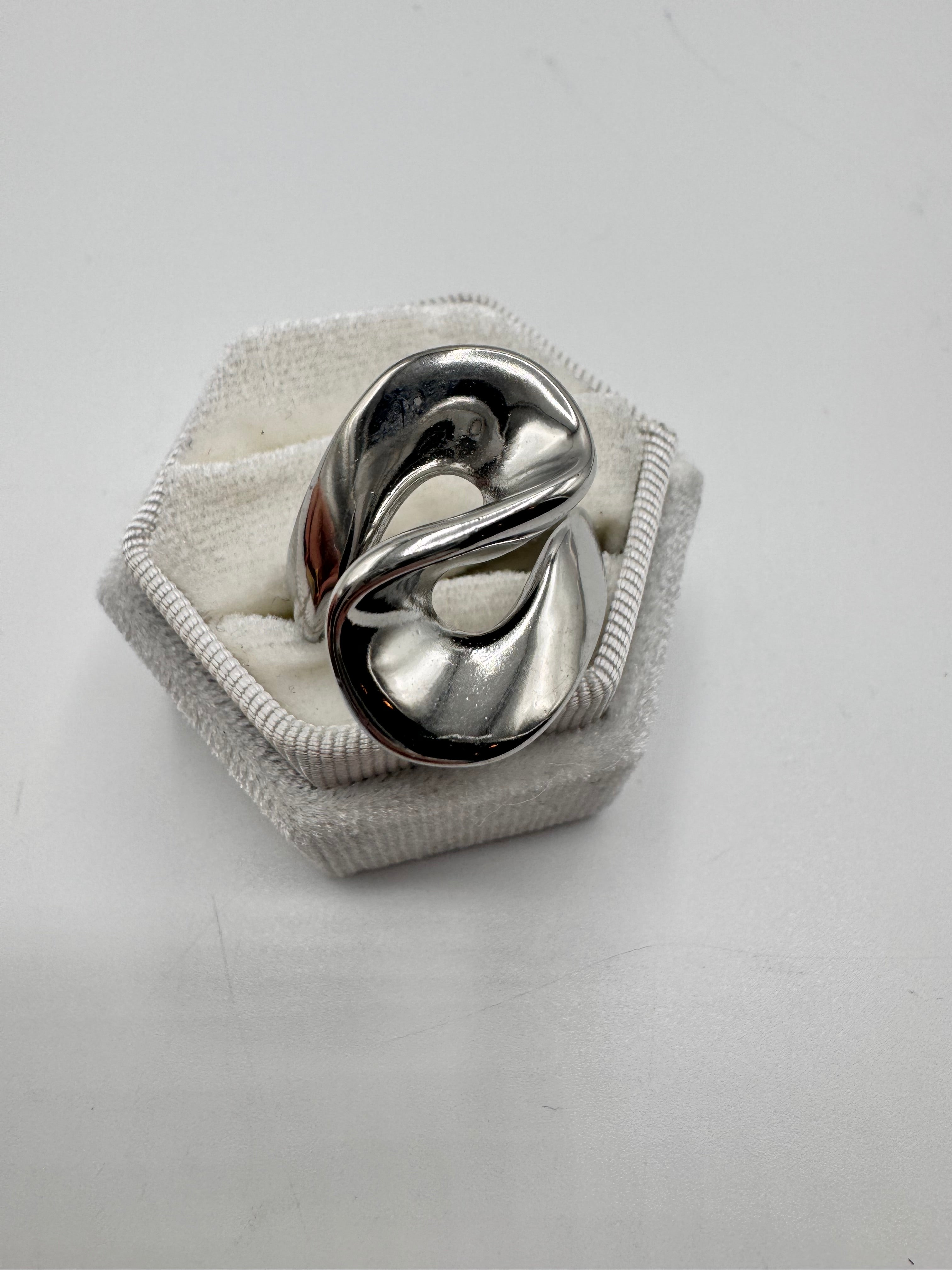 Anello Shari