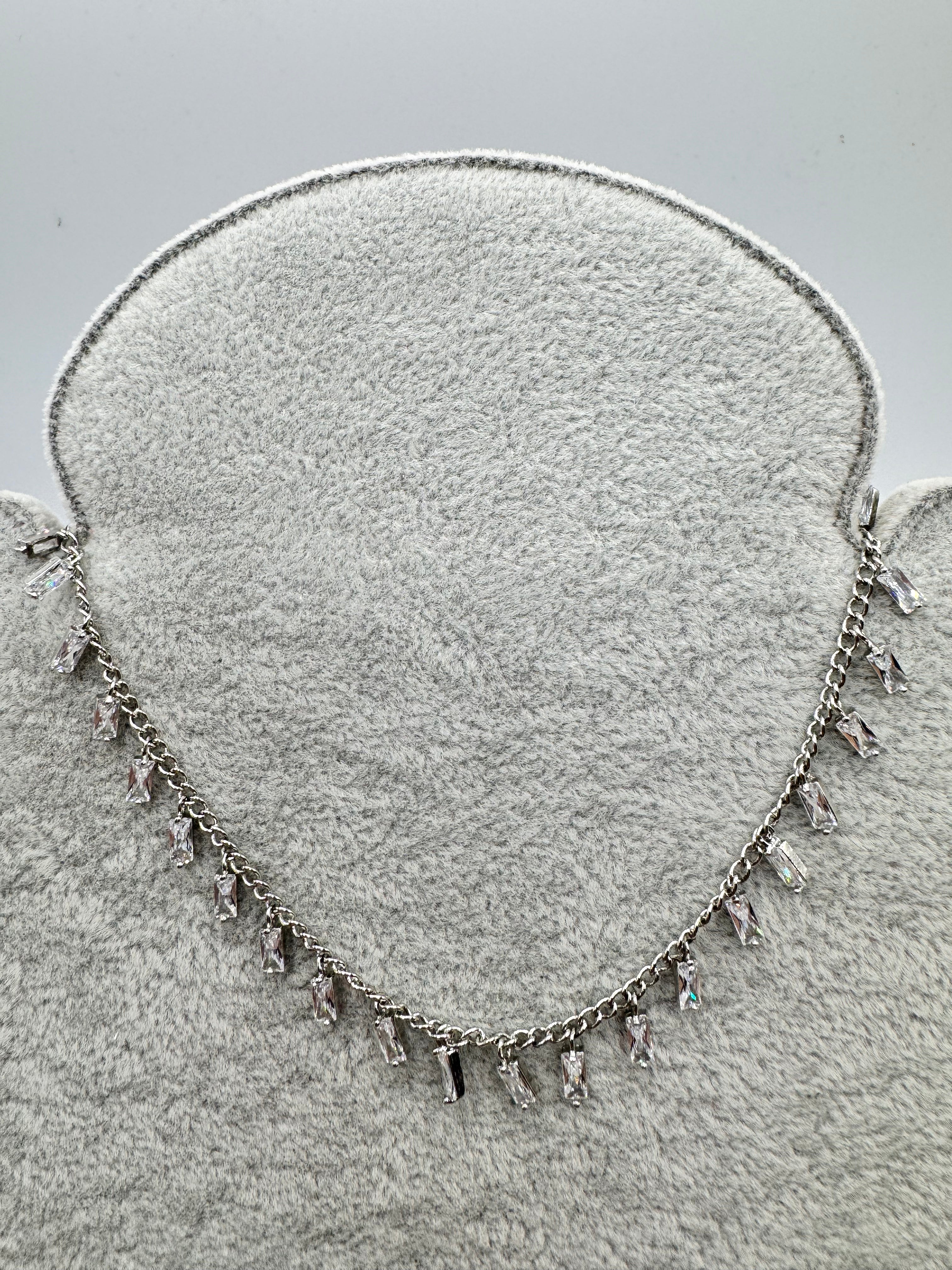 Collana Essential